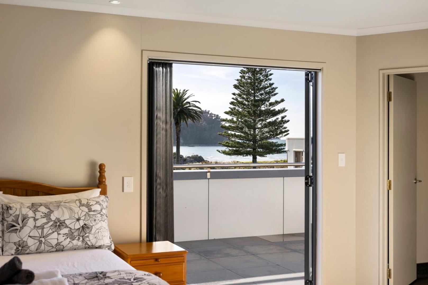 Pacific Escape - Downtown, Beach & Sea Views Mount Maunganui Buitenkant foto