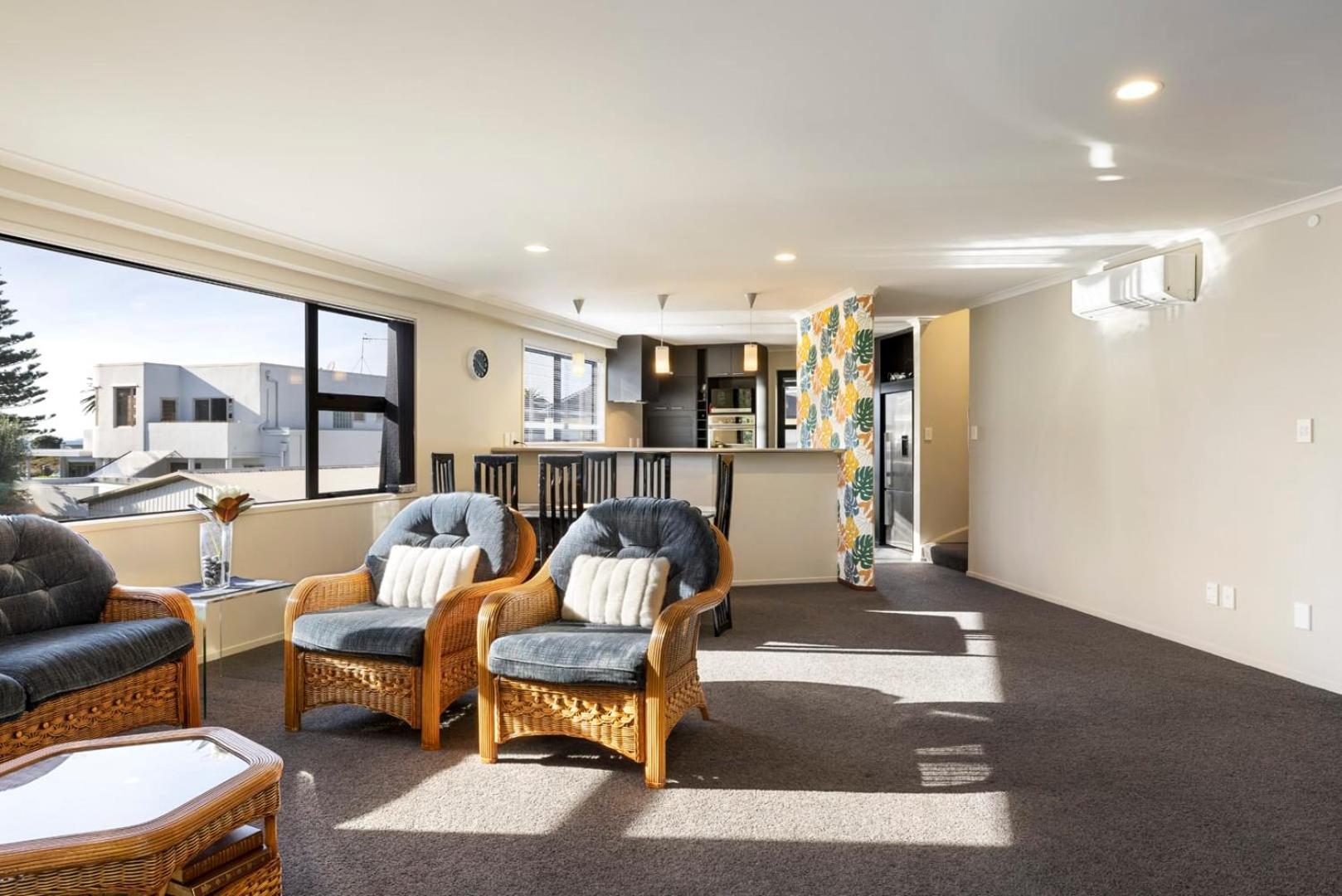 Pacific Escape - Downtown, Beach & Sea Views Mount Maunganui Buitenkant foto