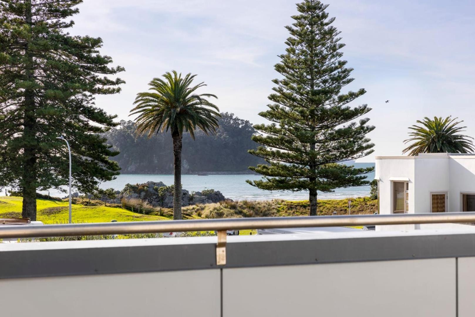 Pacific Escape - Downtown, Beach & Sea Views Mount Maunganui Buitenkant foto